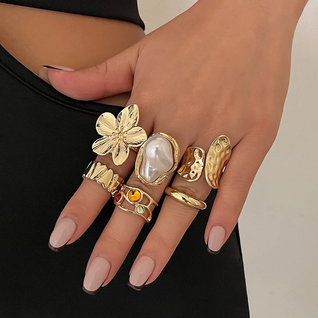 6pcs/Set Vintage Metal Flower Ring Set for Women Punk Elegant Baroque Faux Pearl Knuckle Rings Daily Wear Party Holiday Gifts